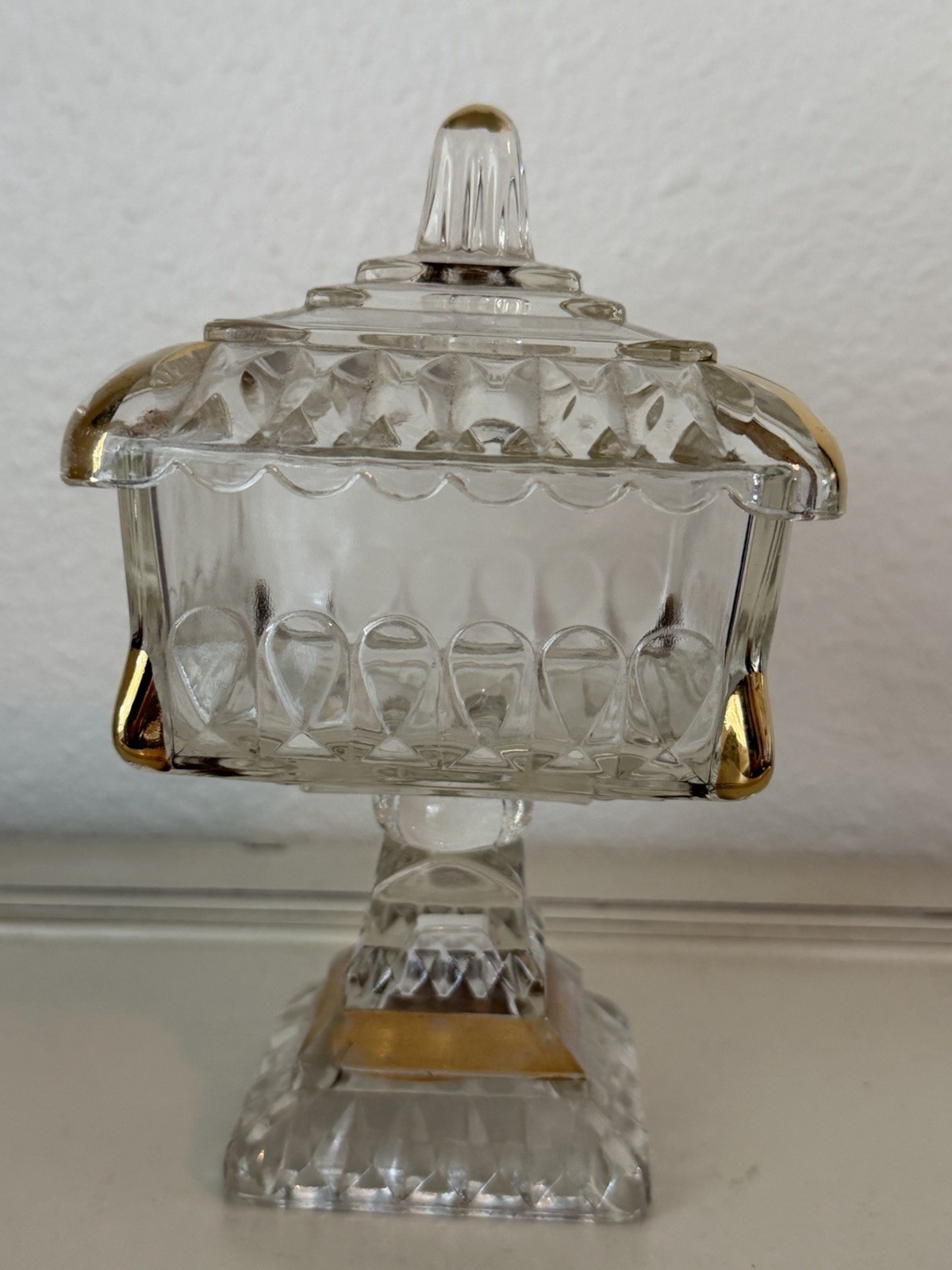Vintage Jeanette Glass Wedding Cake Box Clear Gold Decoration Candy Dish Small 1