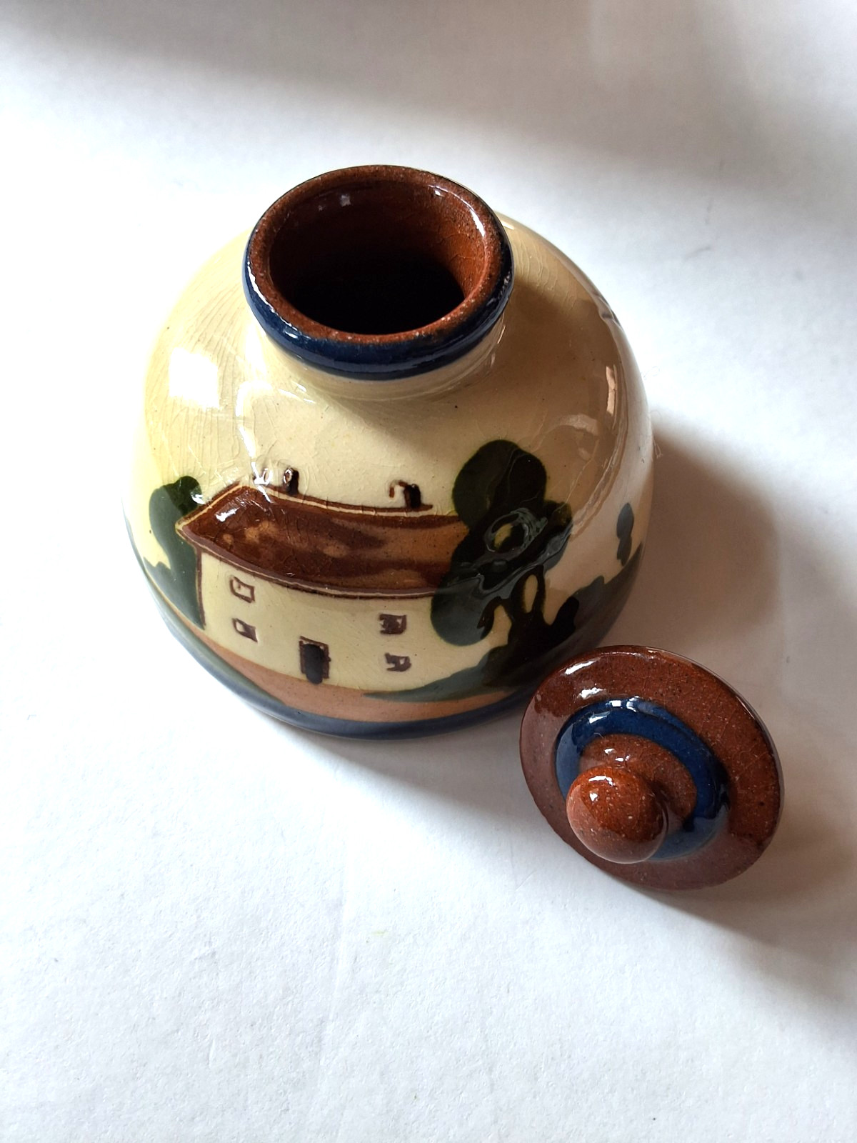 Motto Ware Torquar Devon Cottage England Pottery Ink Well with Matching Lid.