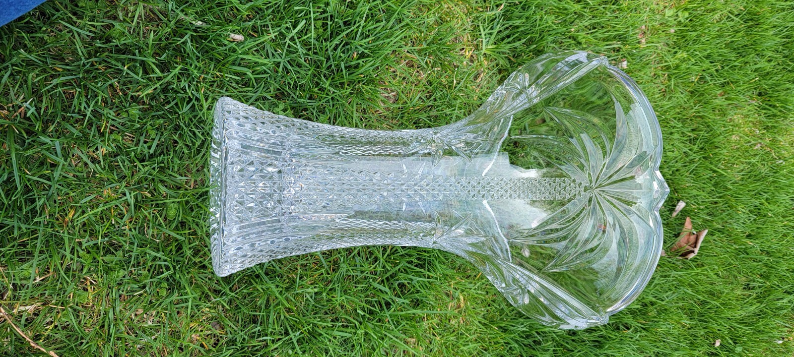 Shannon 24% Lead Crystal “DESIGNS OF IRELAND” 12″ Palm Tree Vase 10 LBS.