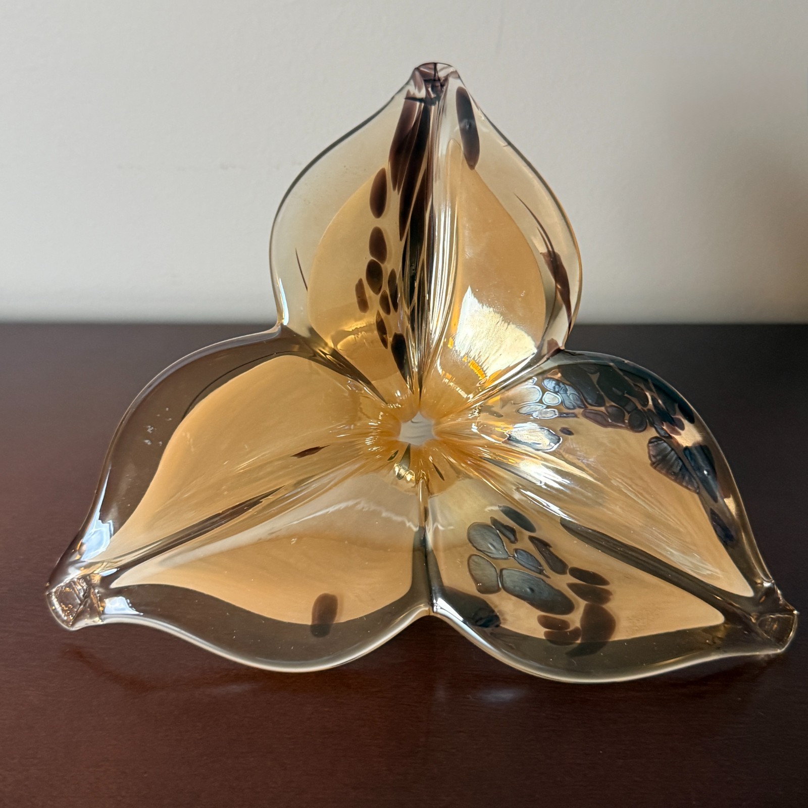 Murano Style Hand Blown Art Glass 3-Petal Flower Spiral Stem Amber Brown Sculptu