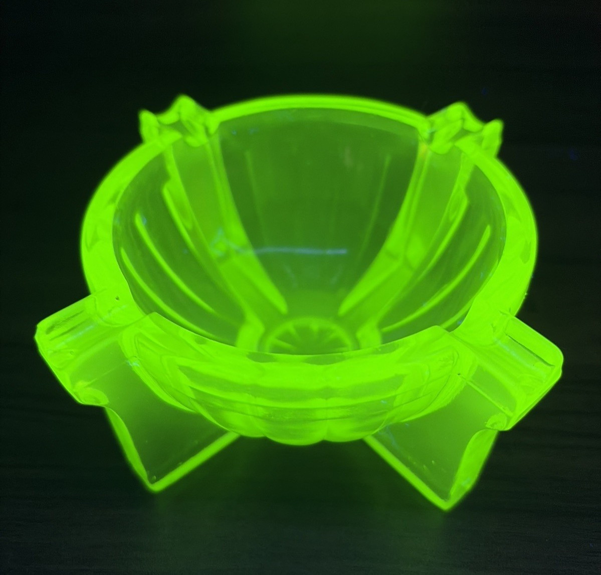 1930s Fry Vaseline Uranium Glass Quad‑Rest Ashtray Depression Glass UV Glow