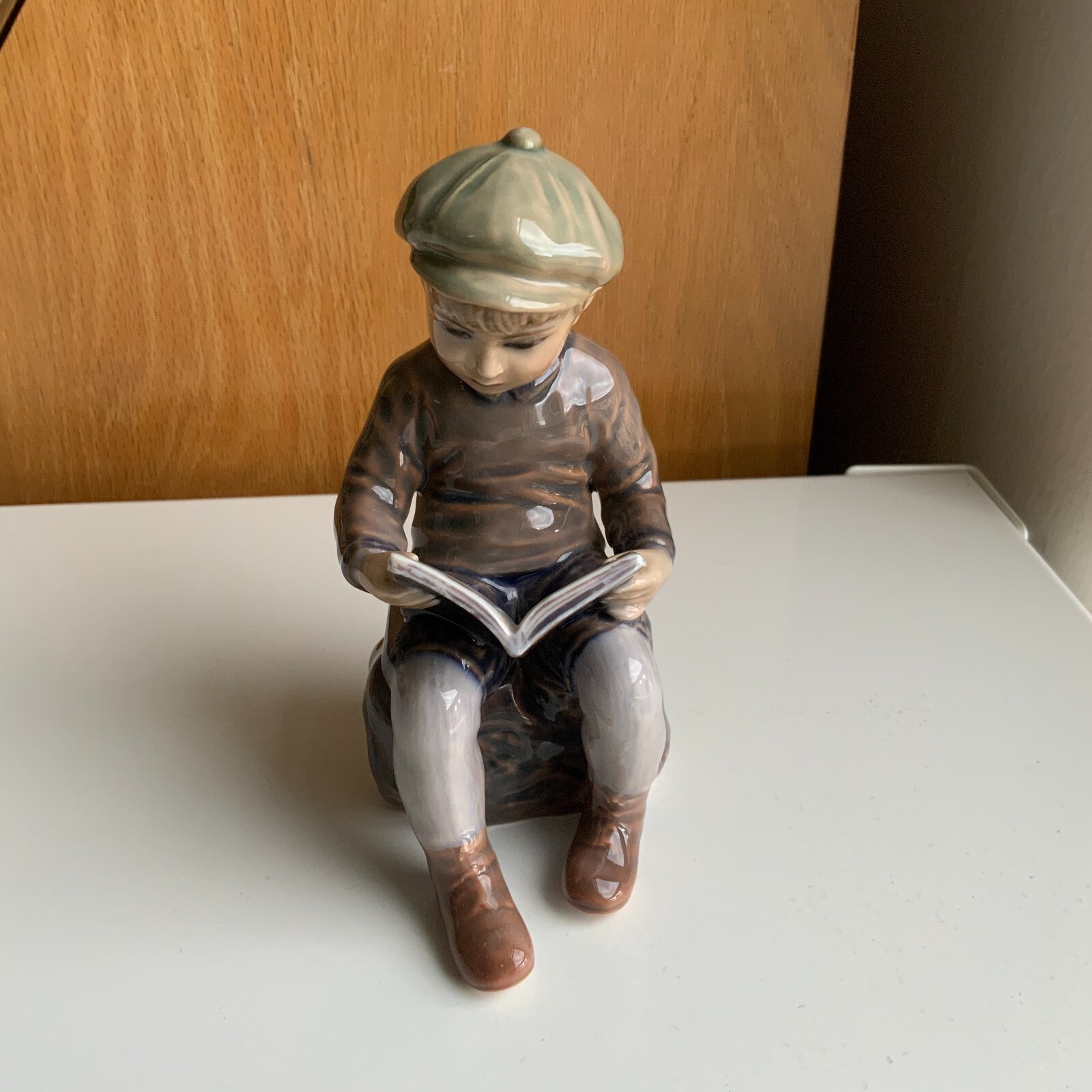 Dahl Jensen DJ Boy Reading Figurine 1096 1st Quality Excellent Condition