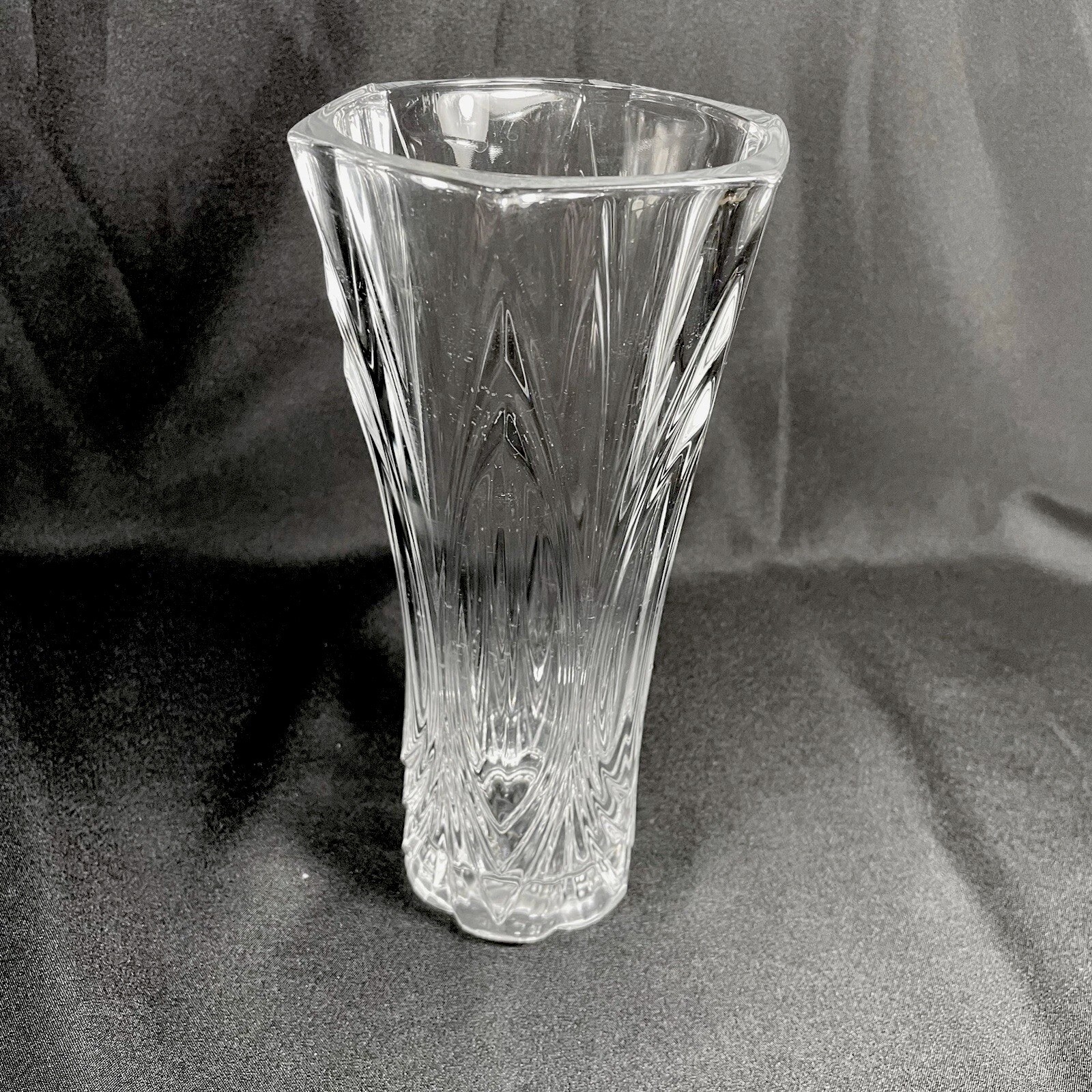 Crystal Vase J.G.Durand Cristal d’Arques 24% Lead 9.5″ -France Chatelet Pattern