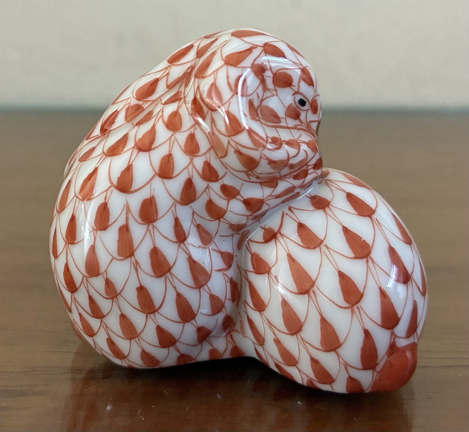 HEREND PAIR of SNUGGLING BUNNY RABBITS RUST FISHNET FIGURINE