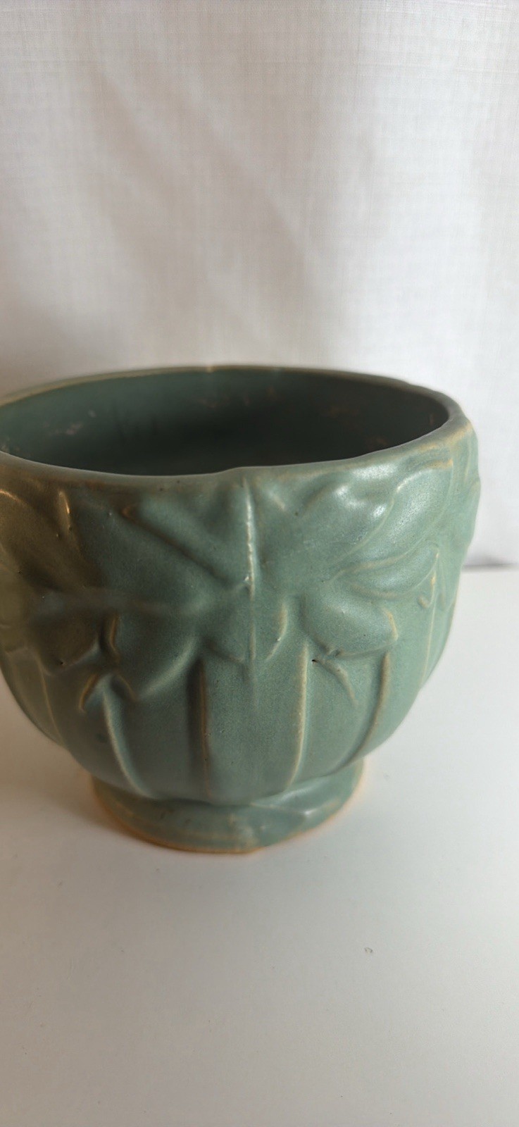 Vintage 1930s McCoy Matte Seafoam Green Jardiniere Leaves Garland 8” Round 7” H