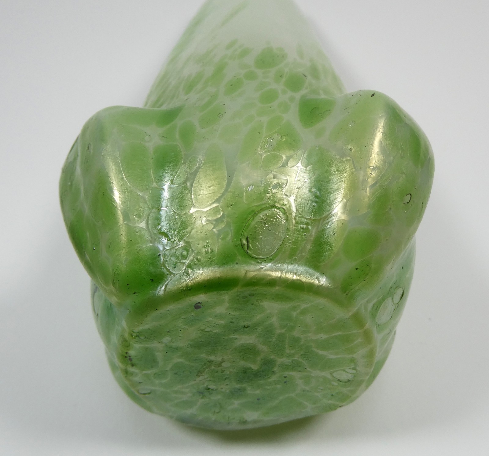 Wilhelm Kralik Sohn Helios Jugendstil Decorative Glass Vase, 1900-1919