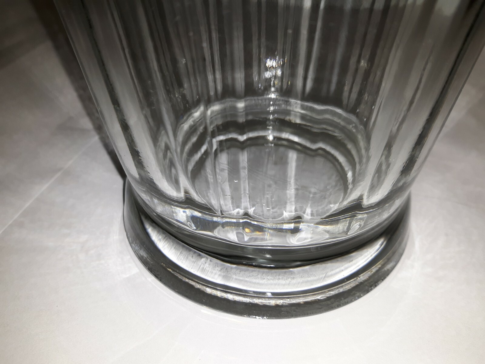 ANCHOR HOCKING⚓ 9.5″ Clean Clear Ribbed GLASS VASE w/ Scalloped Top Edge – MINT