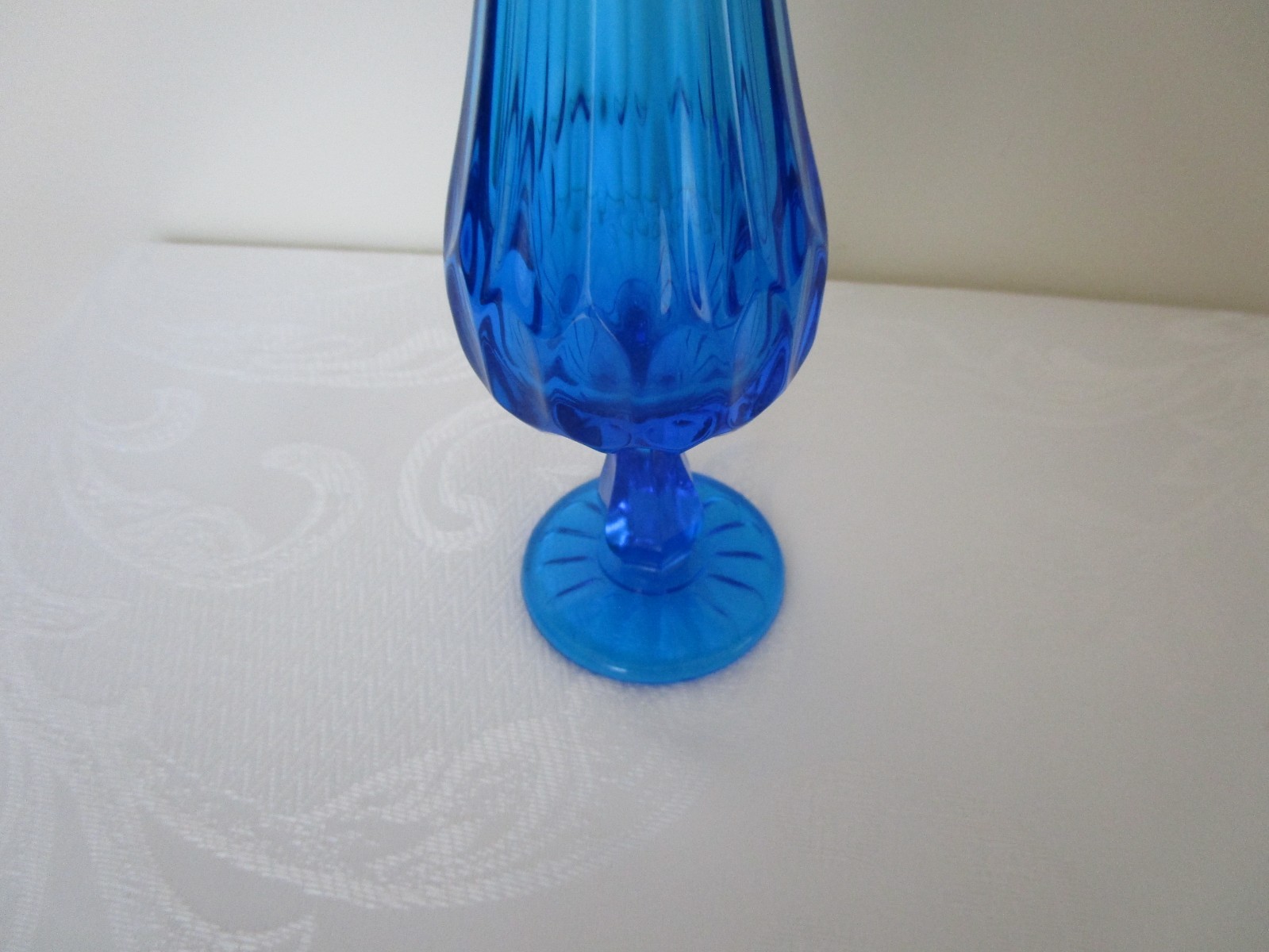 Vintage Fenton Thumbprint Swung Art Glas Vase Blue Footed 11.5” Tall USA XLNT