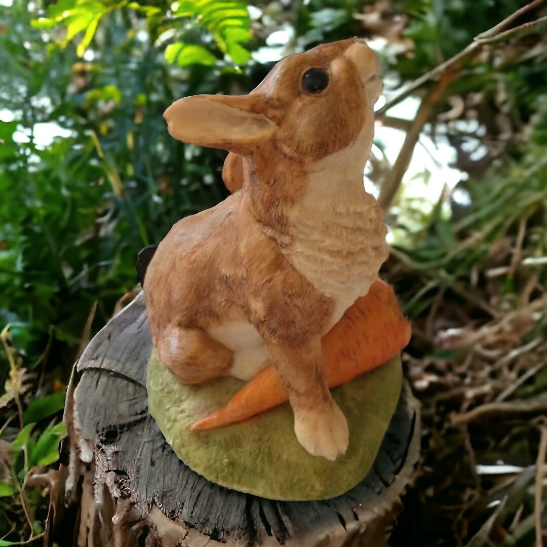 Vintage Bunny Rabbit Scratching Ear Figure VCH England Handpainted Resin England