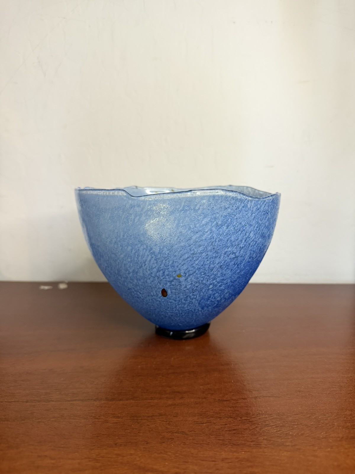 Kosta Boda Sweden Artist Collection Bertil Vallien Glass Bowl 59609 Chicko Blue