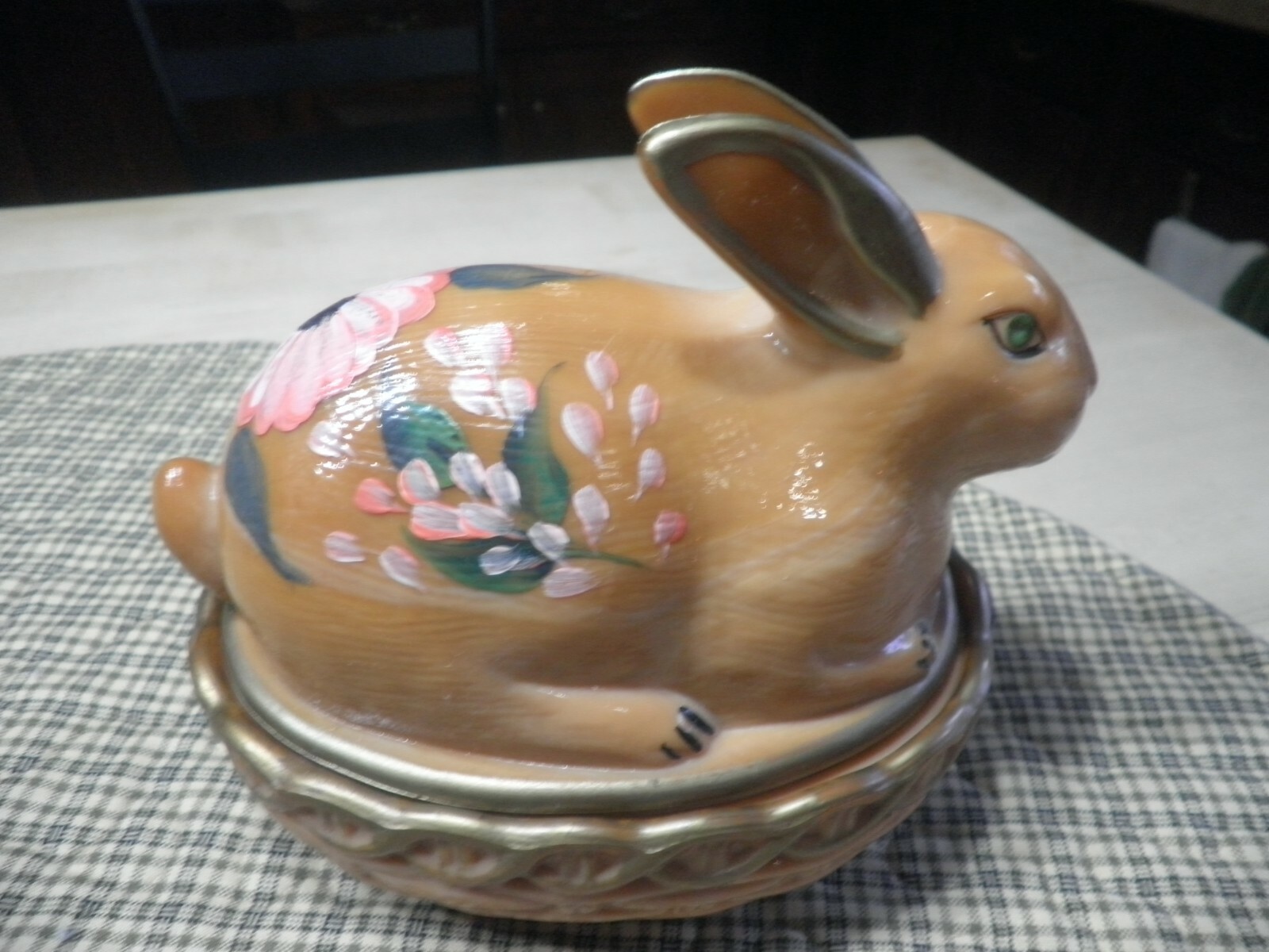 Rare Vint L. E. Smith Slag Glass Hand Painted Rabbit Bunny on Nest 7″