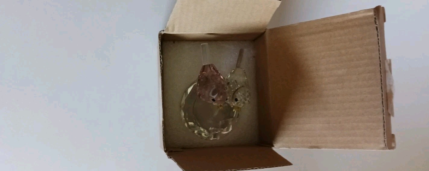 Small Art Glass Crystal Birds At Birdbath Figurine 2 Inches