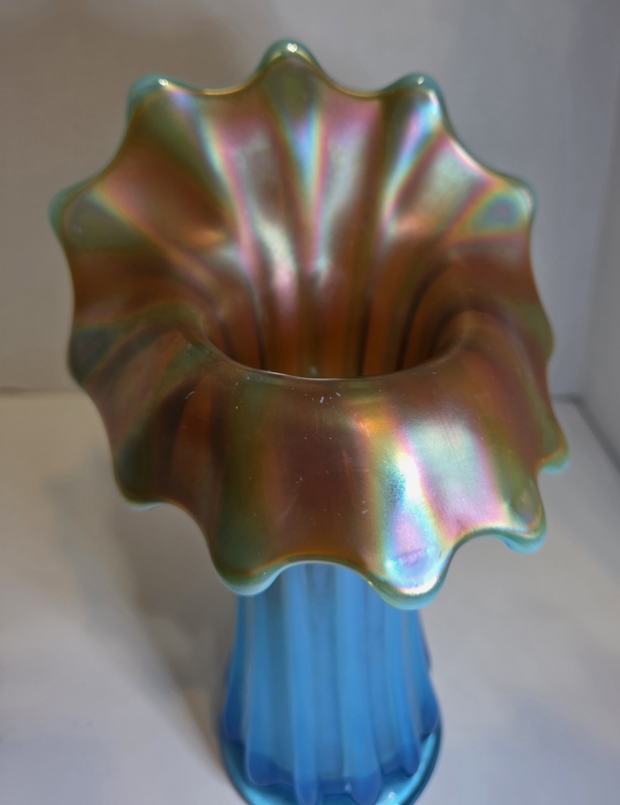 WESTMORELAND CORINTH BLUE OPAL/MARIGOLD JACK IN PULPIT VASE. BEAUTIFUL!