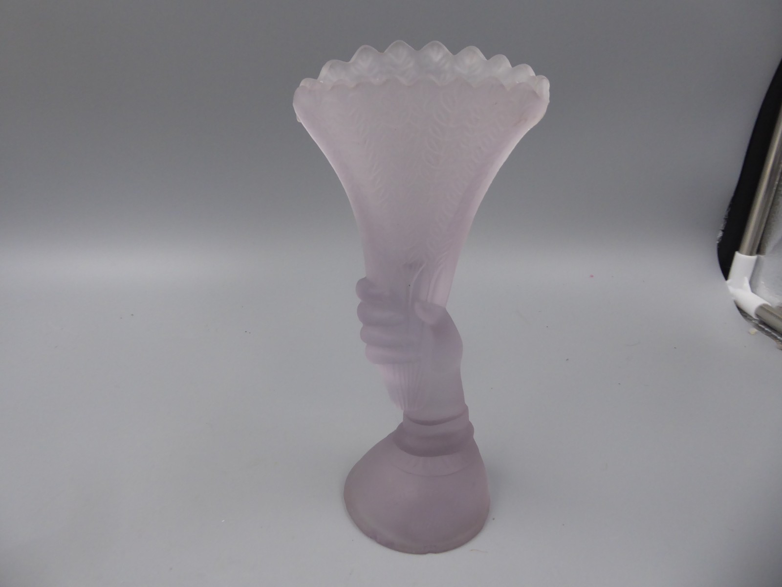 ANTIQUE FROSTED 1876 CENTENNIAL GILLINDER GLASS CO. EAPG 7″ SATIN VASE