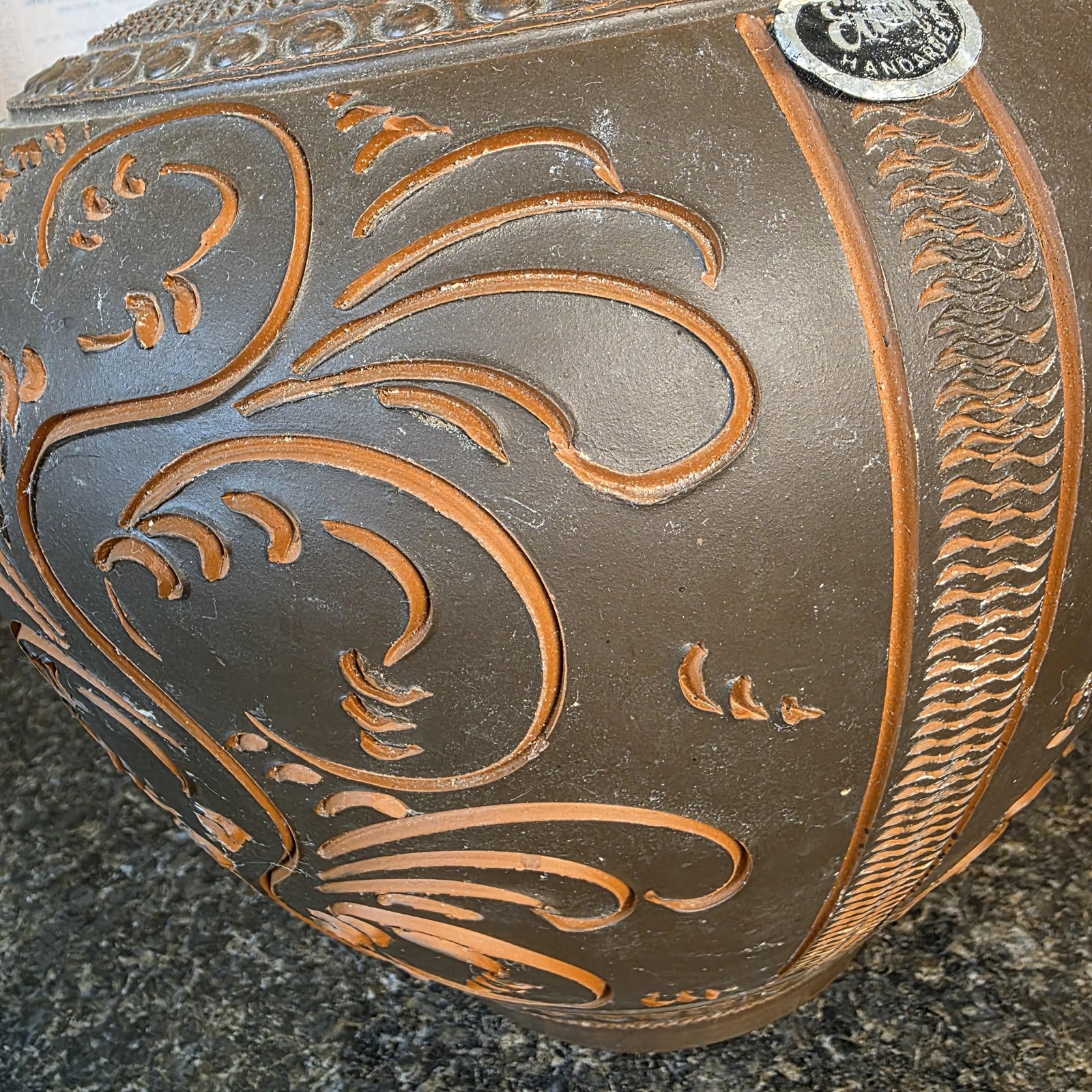 Eiwa Keramik Terracotta Pottery Floor Vase Carved Scroll Floral Handarbeit