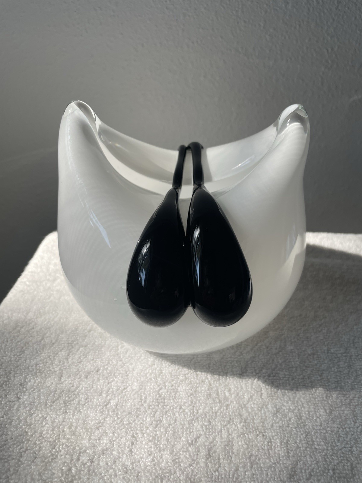 VTG Tarnowiec Art Glass Poland Applied Clear Glass White/Black 6.5×6.5