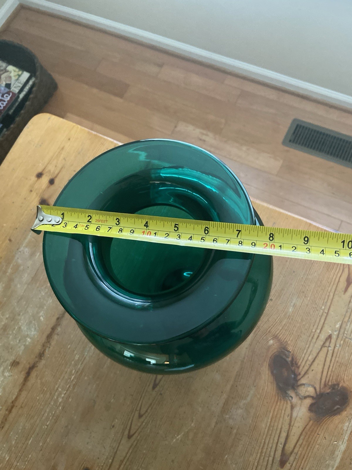 Beautiful BLENKO Hand Blown Glass Vase LARGE 14 Inch #827 Emerald Green ￼
