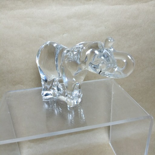 Vintage Villeroy Boch 5″ Crystal Clear Trunk Up Elephant Figurine Paperweight