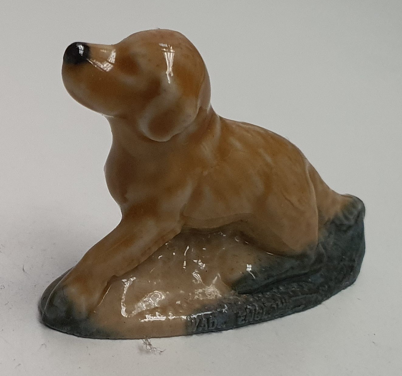 Wade English Whimsie Porcelain Set 3 Setter #13 Made in England 3.5cm Tall c1972