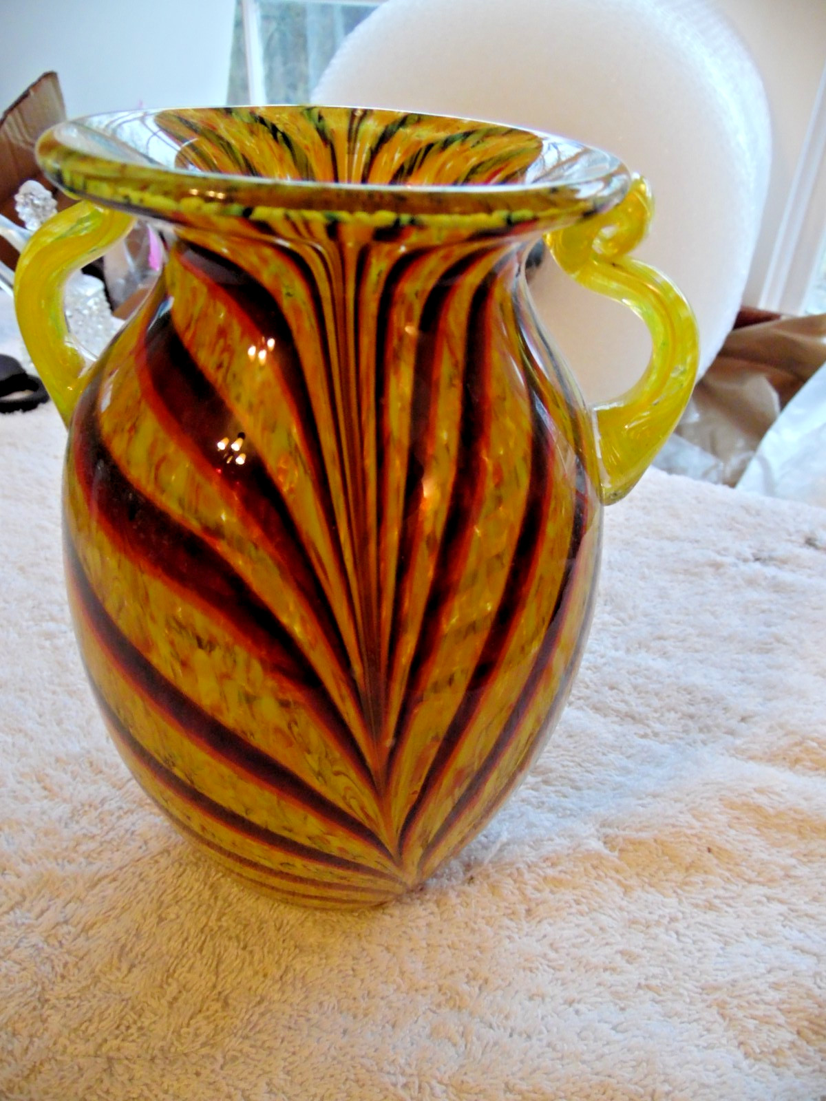 Vtg Art Glass Murano, Tiger Stripe, Urn, Swirl, Feather, Vase 7 1/4″ Inches Tall