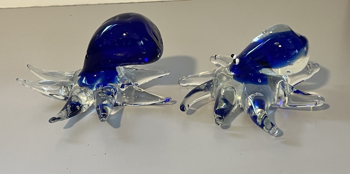 2 HAND BLOWN GLASS BLUE OCTOPUS FIGURINE SQUID ART PAPERWEIGHT COLLECTIBLE