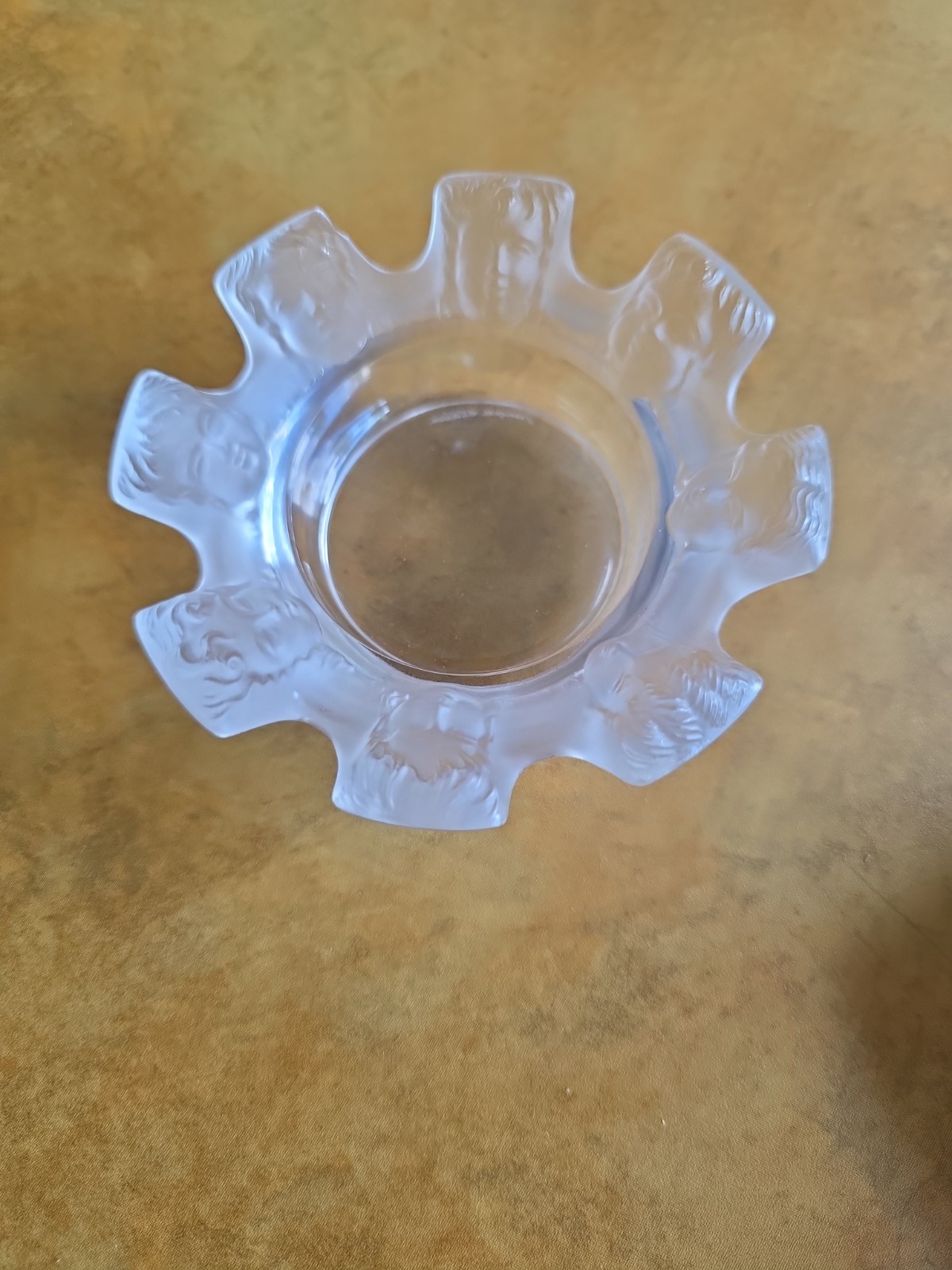 Lalique Frosted Crystal SAINT NICHOLAS Frosted Ashtray / Trinket 8 Cherub France
