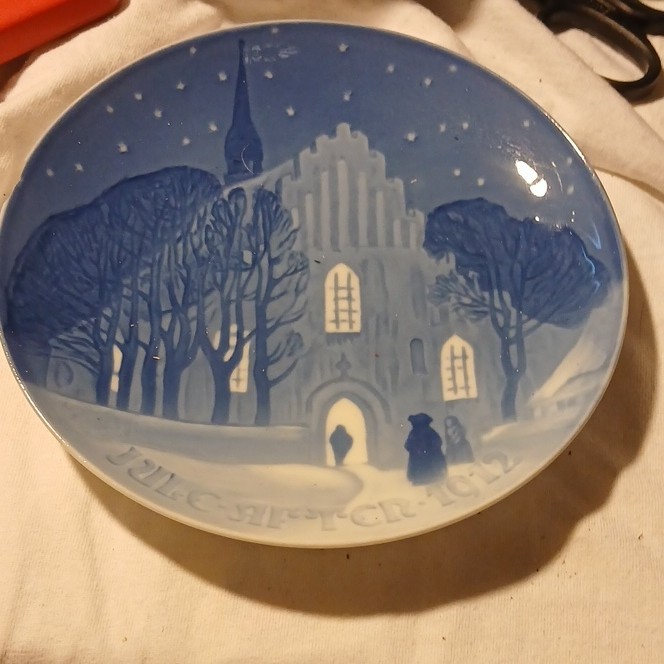 Bing & Grondahl B&G Collector Plate Porcelain Danish Blue White Round