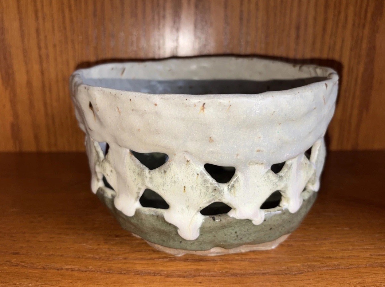 Hand Made Pottery Plant Pot 6 1/2 In. idiameter x 4 in. depth.OOAK Signed