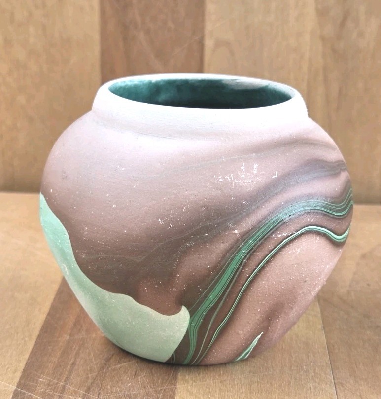 SMALL HANDCRAFTED VASE GARDEN OF THE GODS COLLECTION COLORADO BROWN GREEN SWIRL