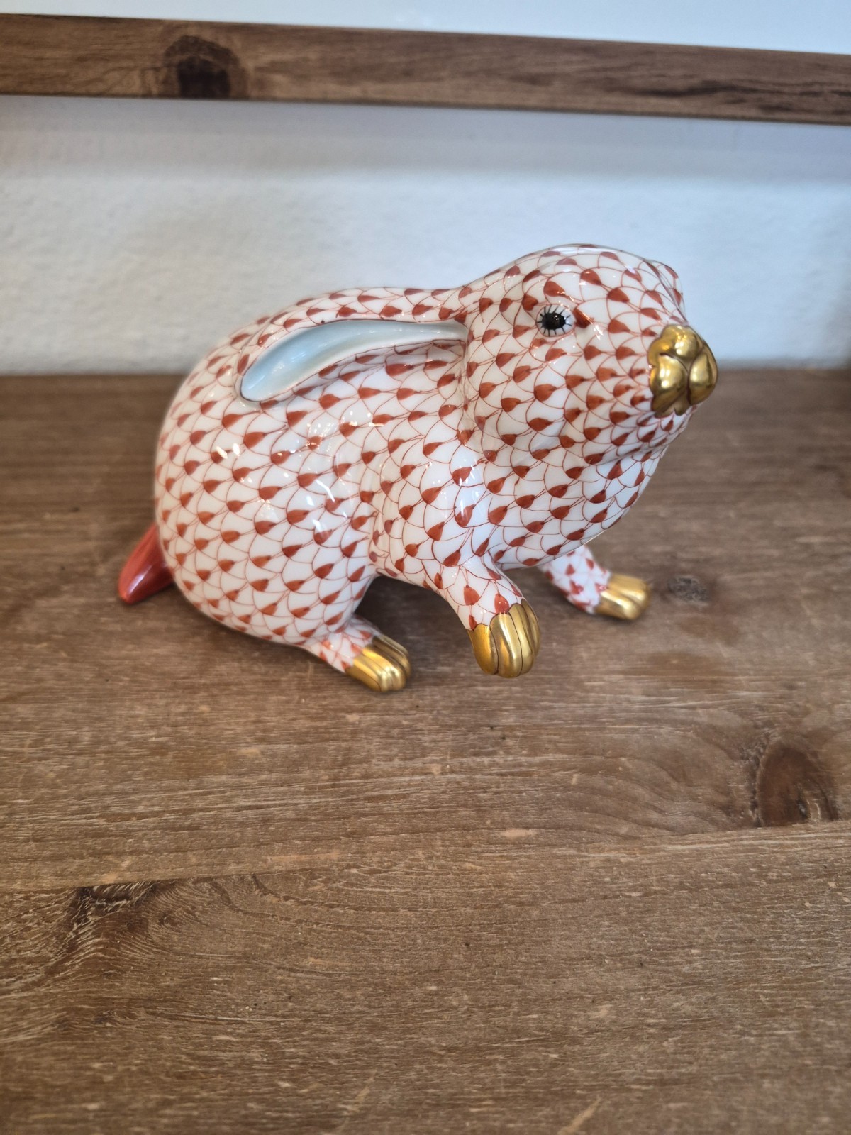🦋 MINT HEREND Larger BUNNY RABBIT Rust Fishnet Figurine