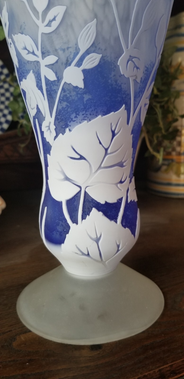 Shannon Blue White Crystal of Ireland Mouth blown hand-cut Vase