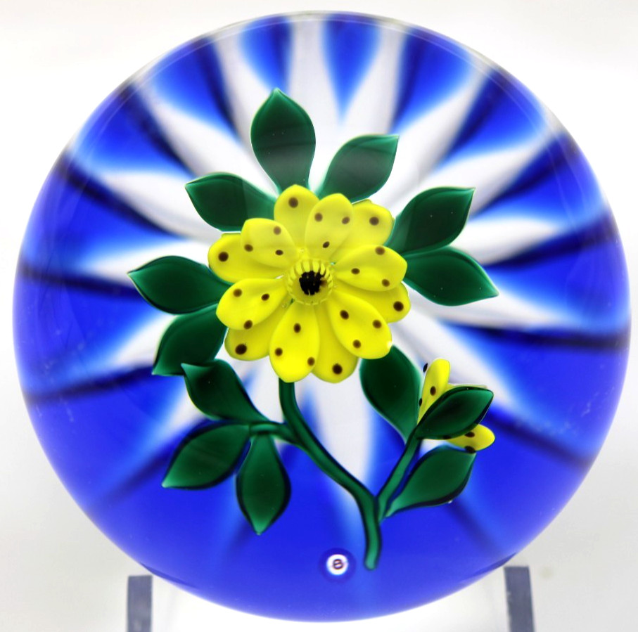 Phenomenal BOB BANFORD Vibrant FLOWER over Star Cut Base Art Glass PAPERWEIGHT