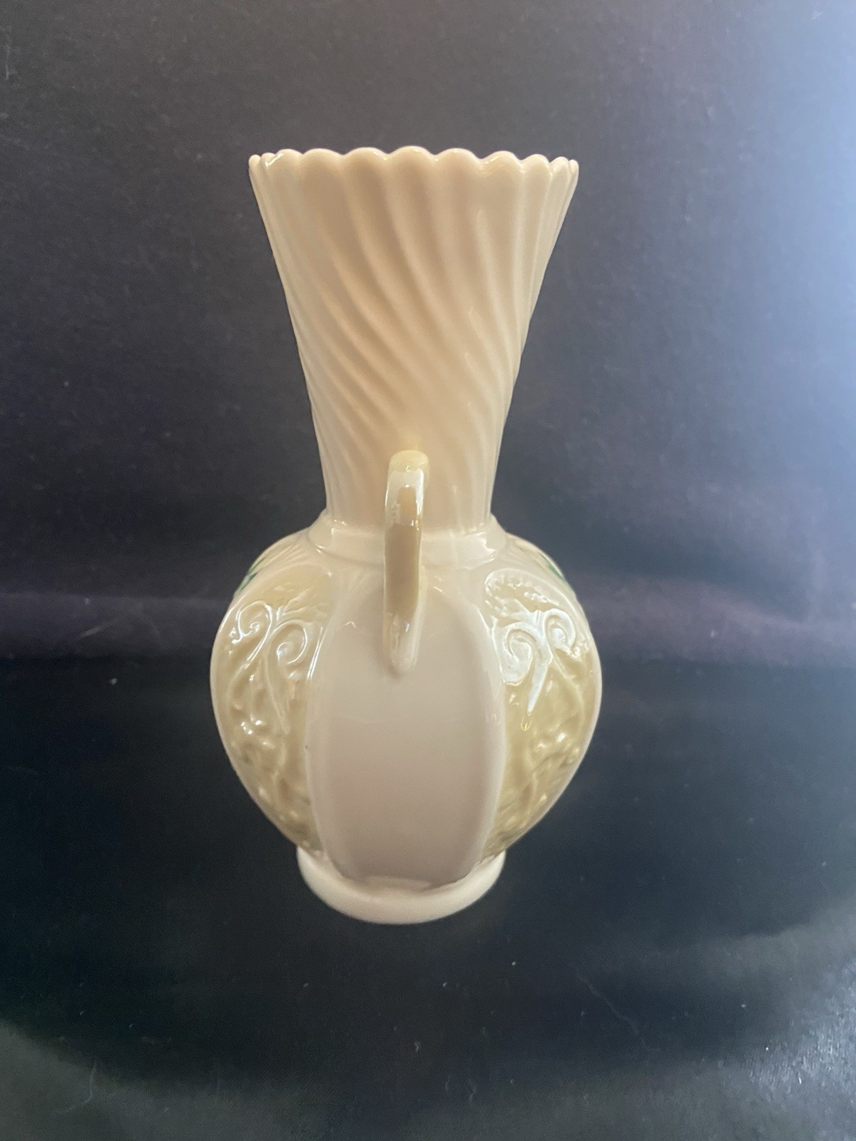 VTG Belleek Shamrock Double Handle 5 5/16″ Vase Green 6th Mark 1965-1980 Ireland