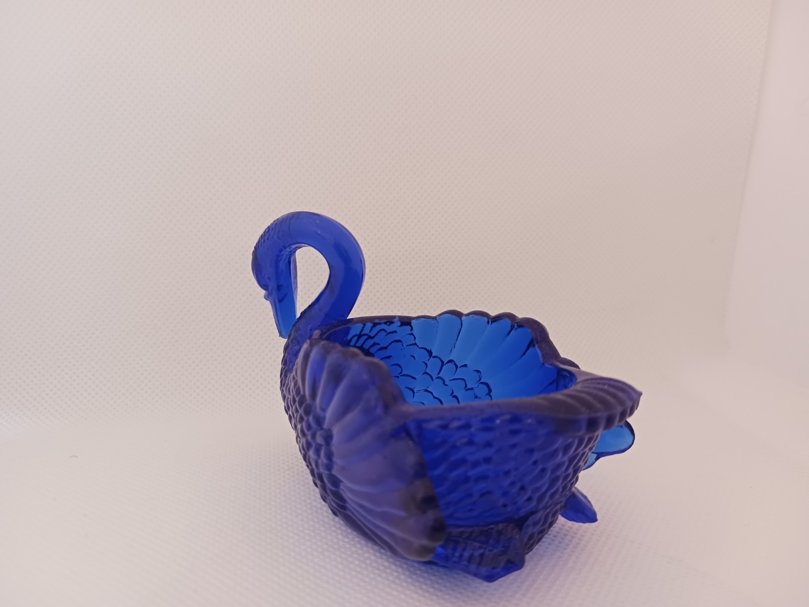Early Boyds Art Glass Small Swan Shaped Cobalt Blue Open Salt 1981