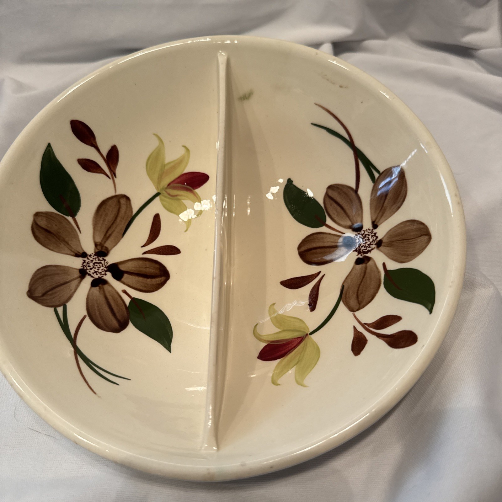 Blue Ridge Southern Pottery brown daisy flower Divided Bowl 8-1/2″