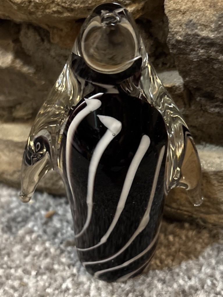 Penguin Art Glass Paperweight Figurine CLEAR BLACK WHITE Hand blown Taiwan 4”