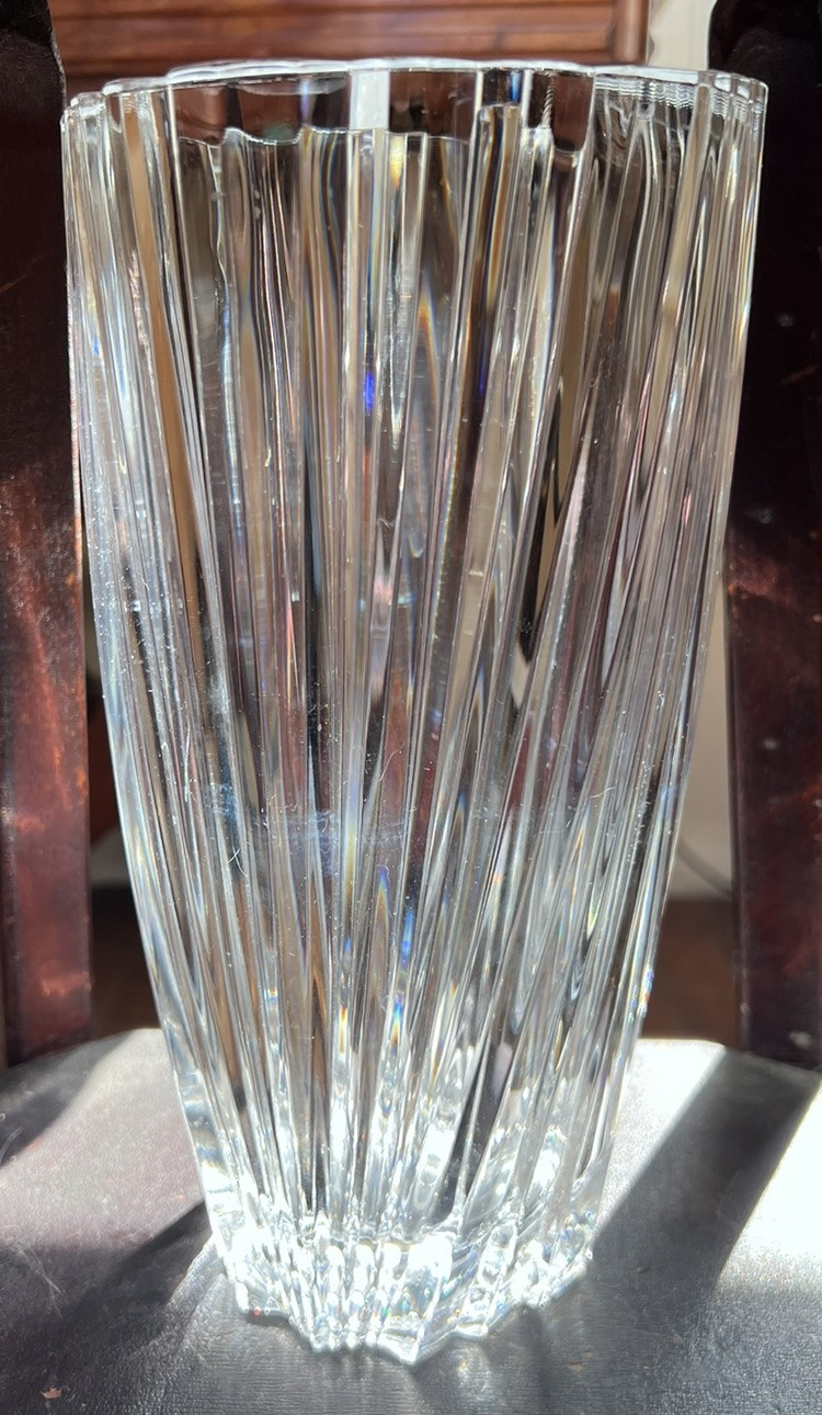 VTG Large Crystal Glass Vase Cristal D’Arques Valmont? Ribbed 9.75″ Elegant Flaw