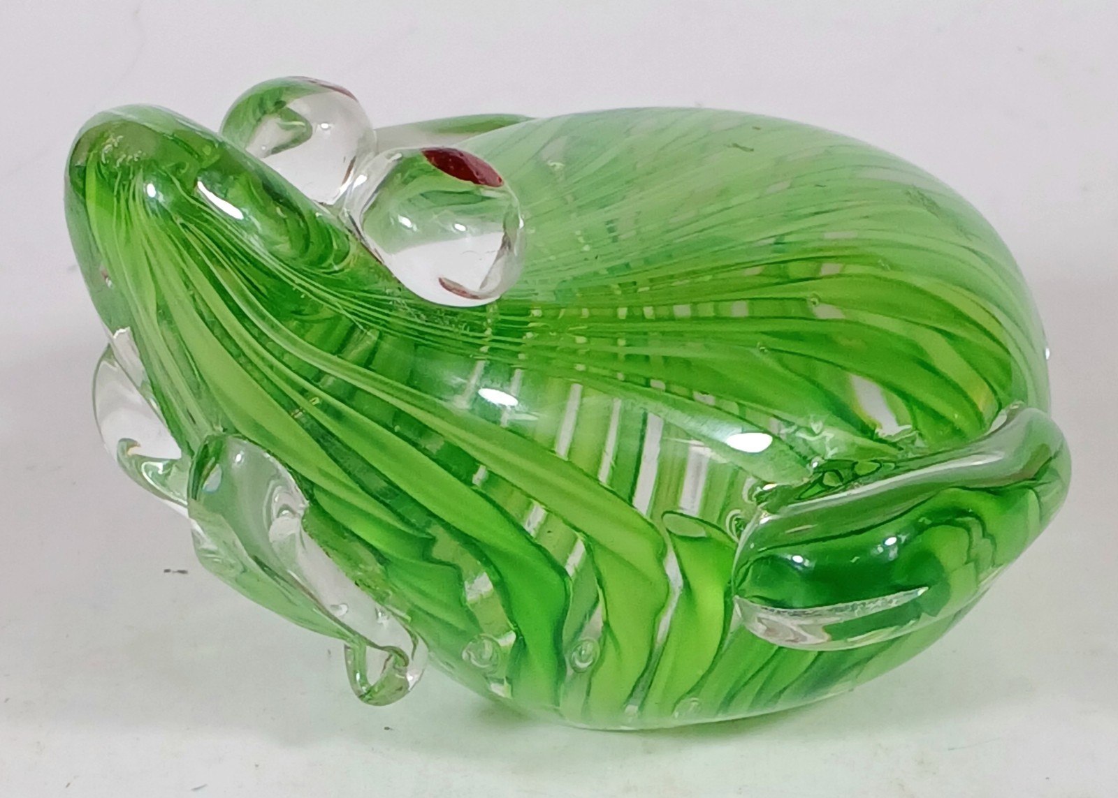 Murano Style Glass Frog Figurine Paperweight Green Swirls Red Eyes 1 lb 6 oz