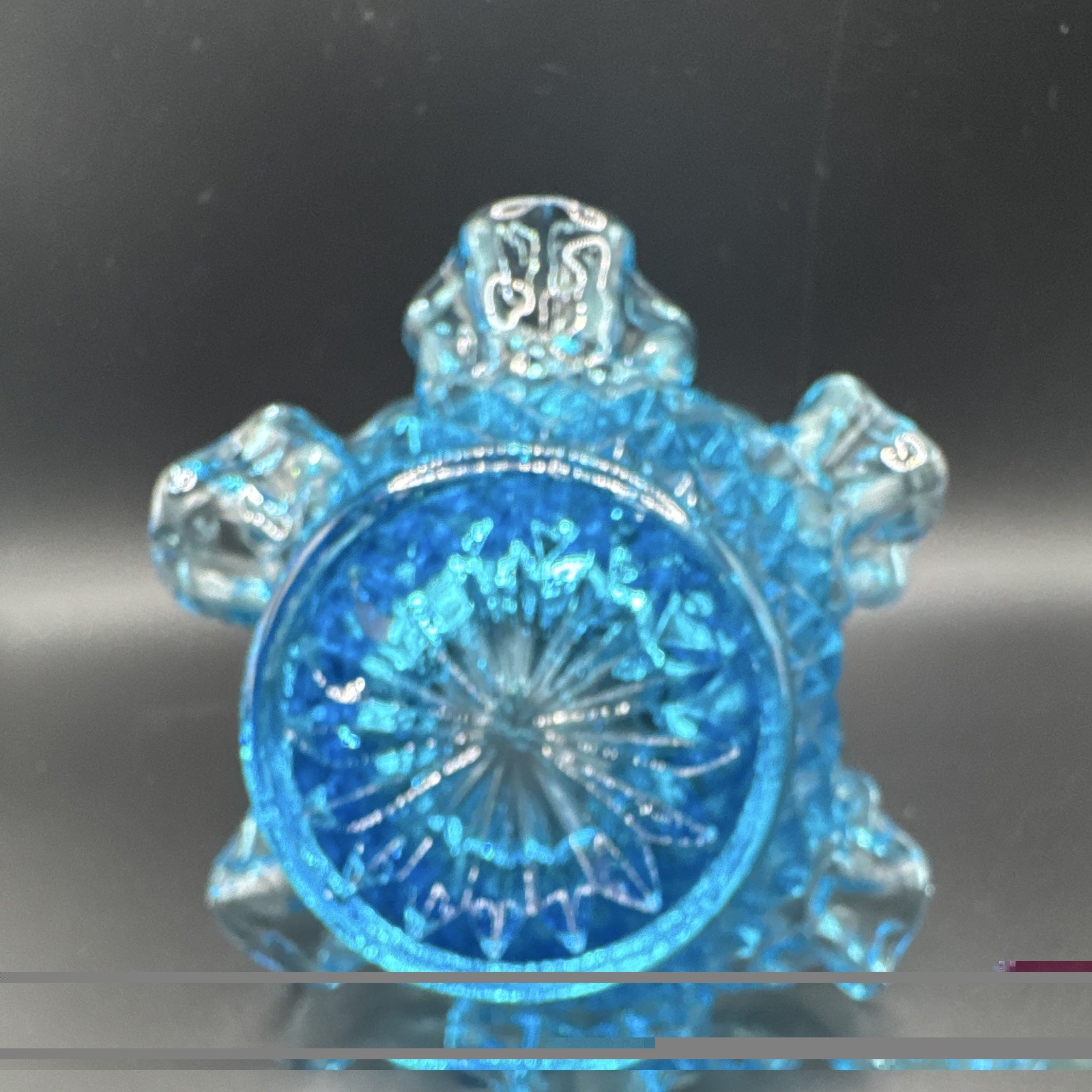 Can’t L E Smith peacock blue/glows with black light/ diamond point/APLIED HANDLE