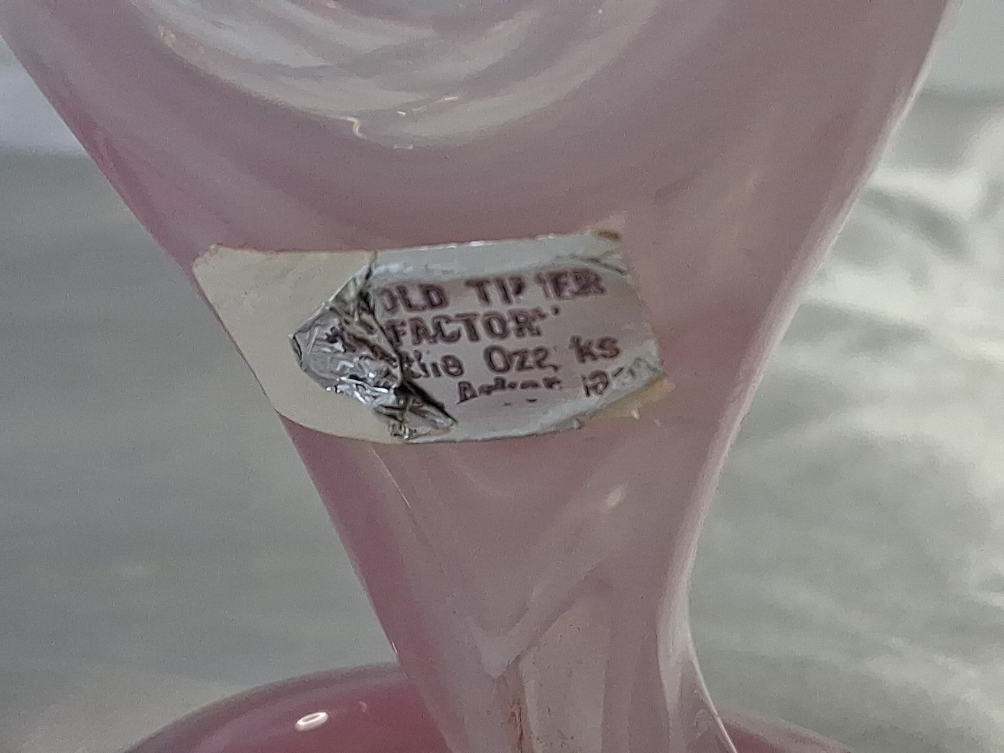 Murano Style Pink and White Glass Wave Vase Decor Vintage Spiral Stem 4″ Tall