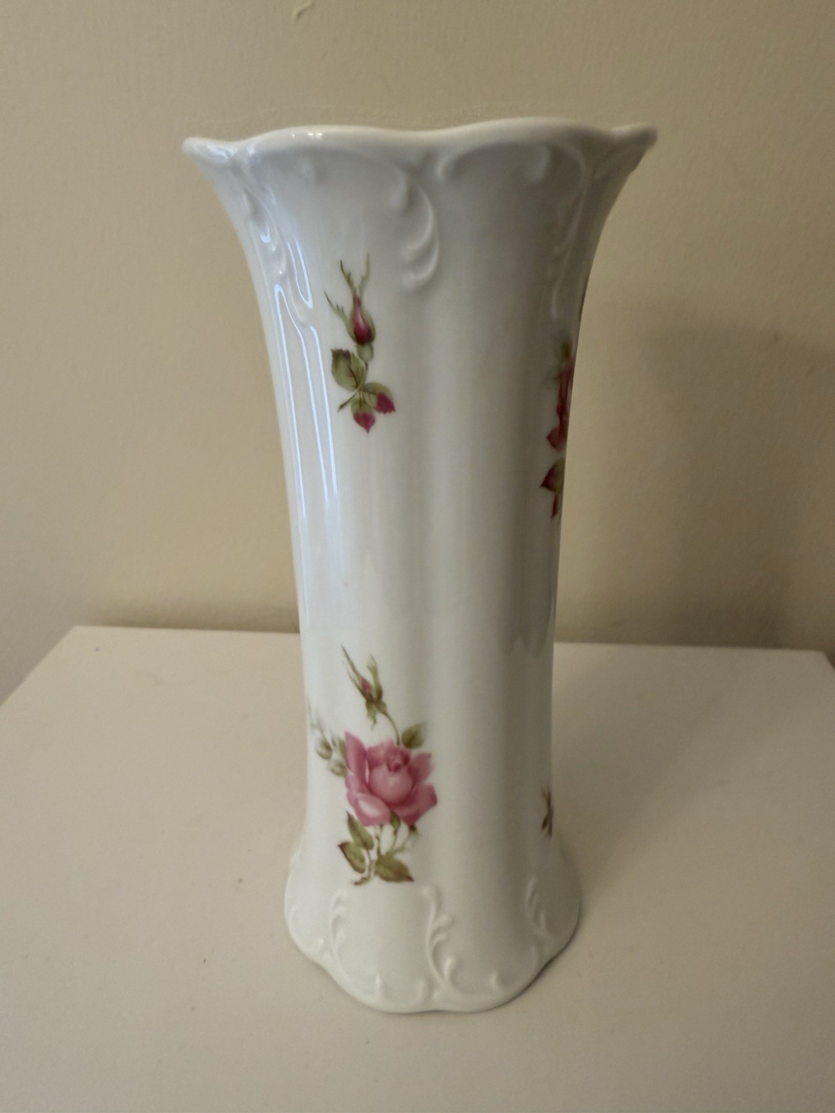 Vintage Rosenthal Germany Classic Rose 8″ Scalloped Bud Vase Porcelain