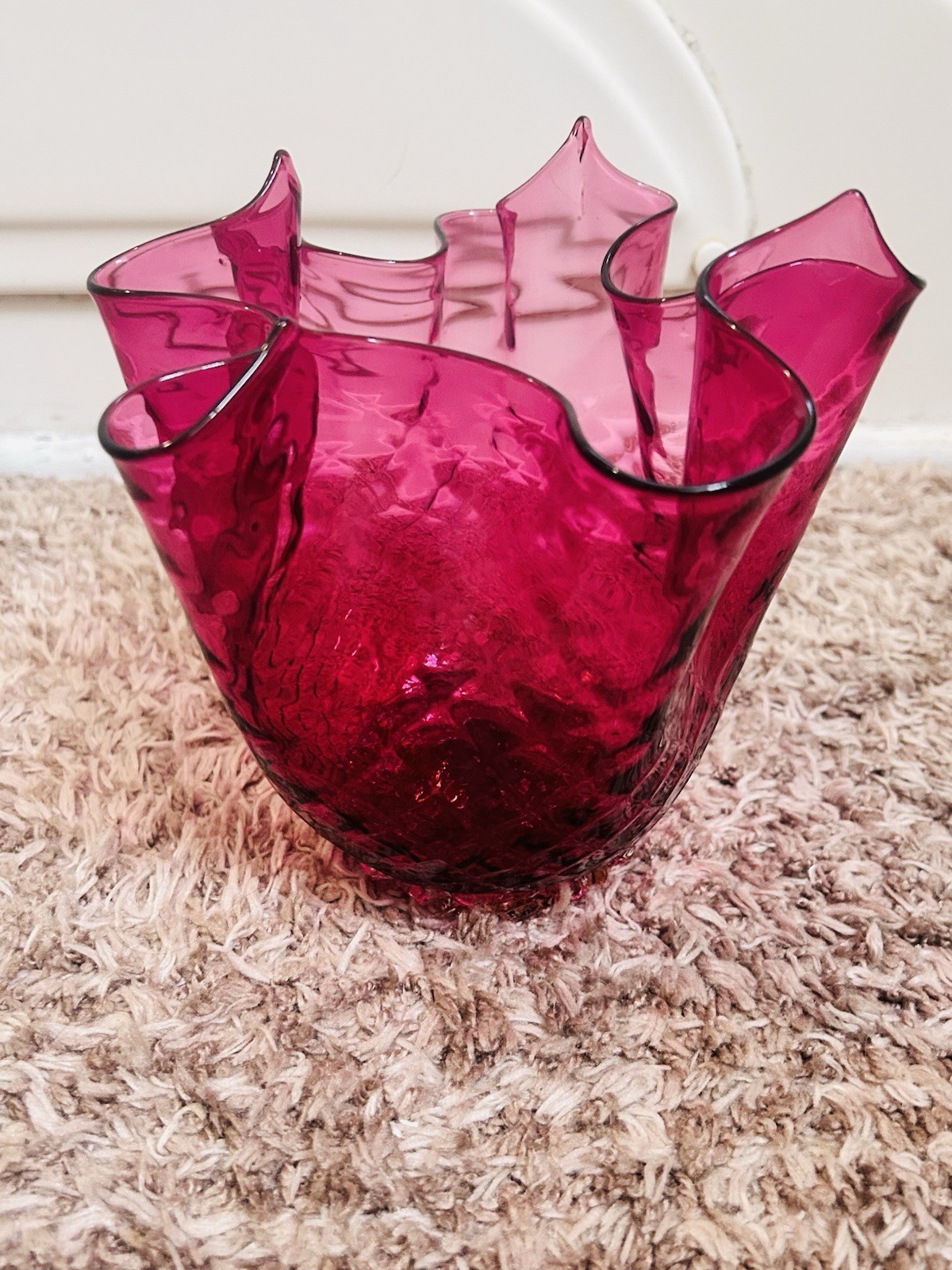 VINTAGE MURANO CRANBERRY ITALIAN ART GLASS HANDKERCHIEF VASE-DIAMOND/QUILTED