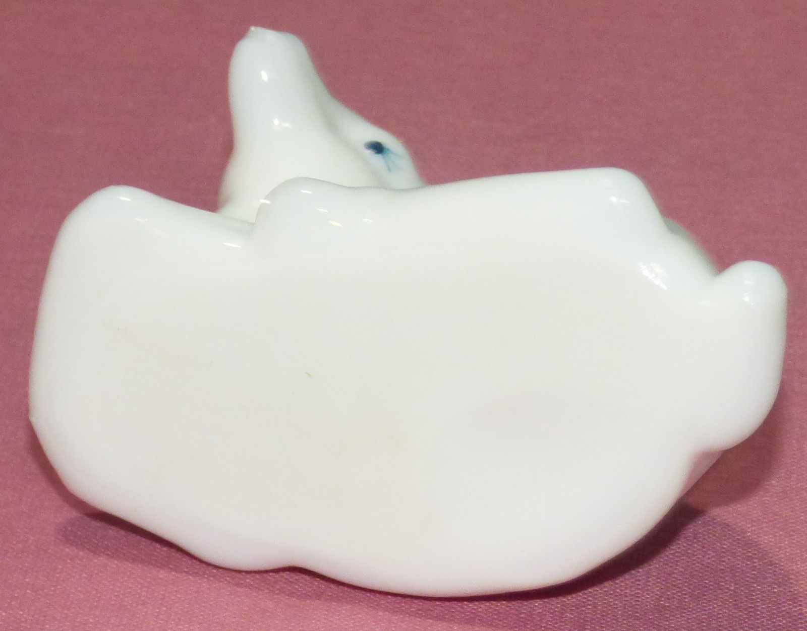 Fenton White Milk Glass Deer Fawn Winter Enchantment Christmas Sue Jackson Blue