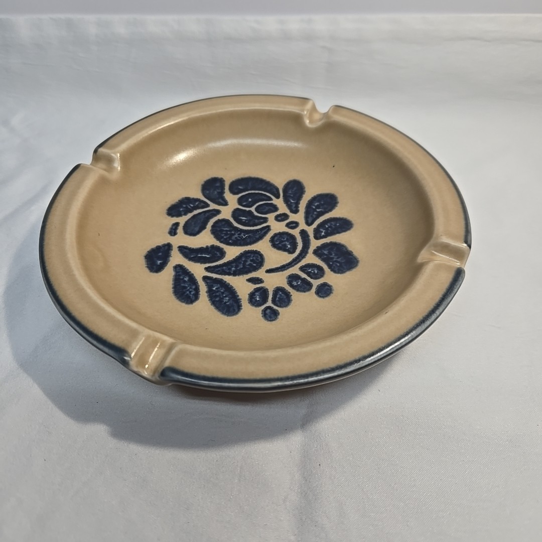 Pfaltzgraff Blue Folk Art Pattern Ashtray #612 – 6-3/8″ Tan Stoneware USA Made