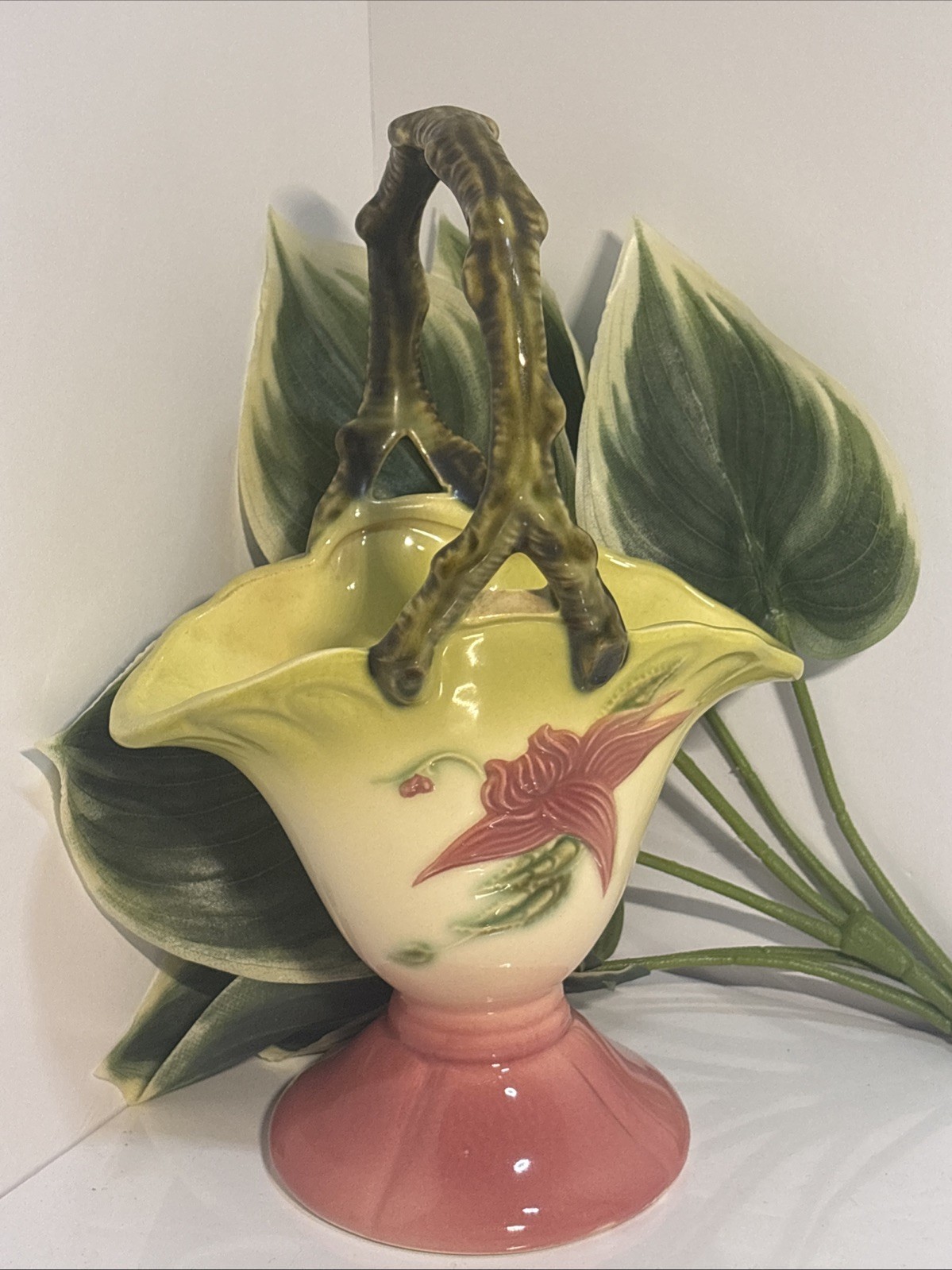 Vintage Hull Art Pottery Basket Woodland W9-8 3/4″ USA Super Clean