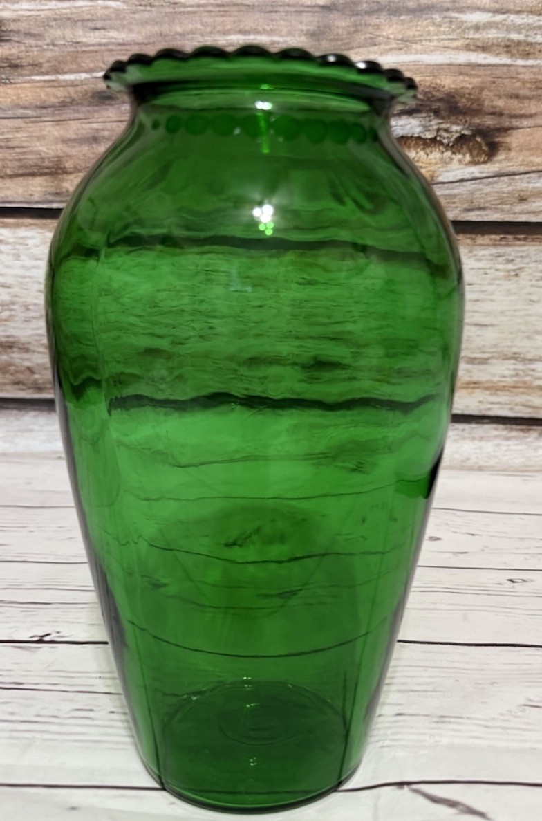 Vintage Anchor Hocking Glass Forest Green Vase Scalloped Top Edge 9″ Tall