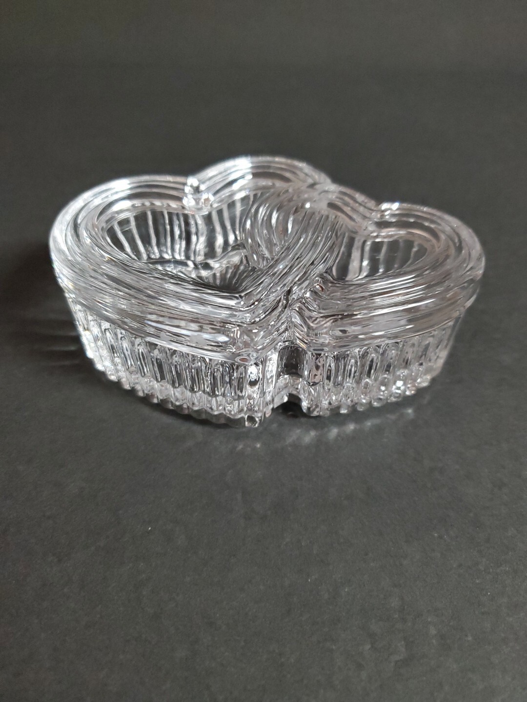 Double Entwined Heart Trinket Box W/ Lid Crystal Clear Ribbed Bottom 4.5″ X 3.5″