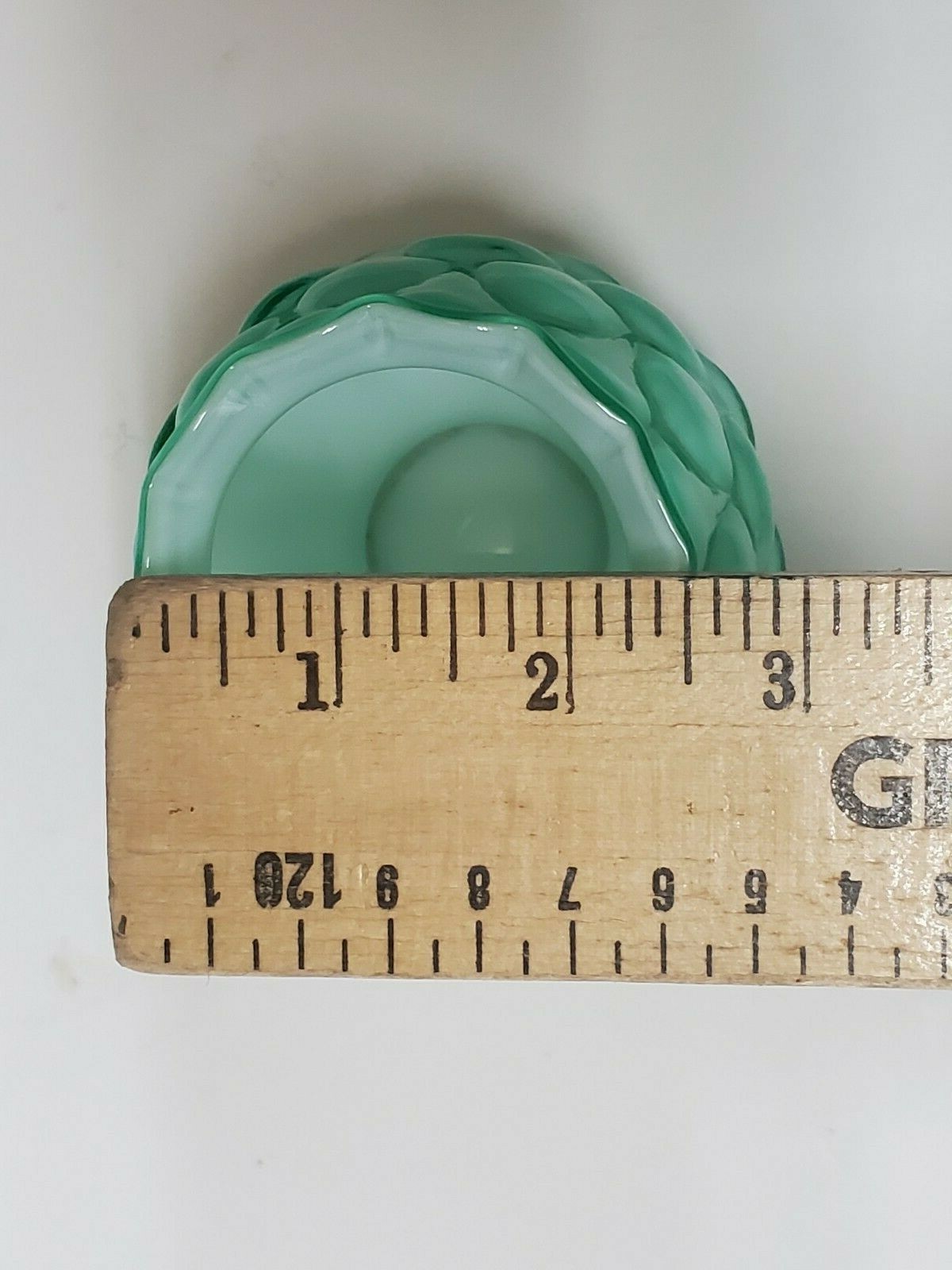 VINTAGE FENTON GREEN OPALESCENT JACQUELINE VASE AVOCADO ART GLASS COLLECTIBLE
