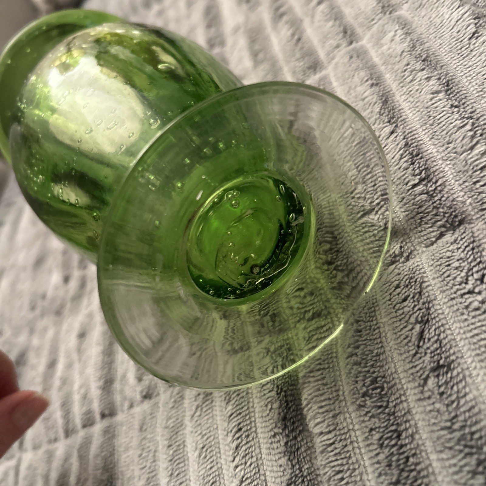 Margies Garden Hand Blown Green Vase MINT 8” Optic Seeded Glass