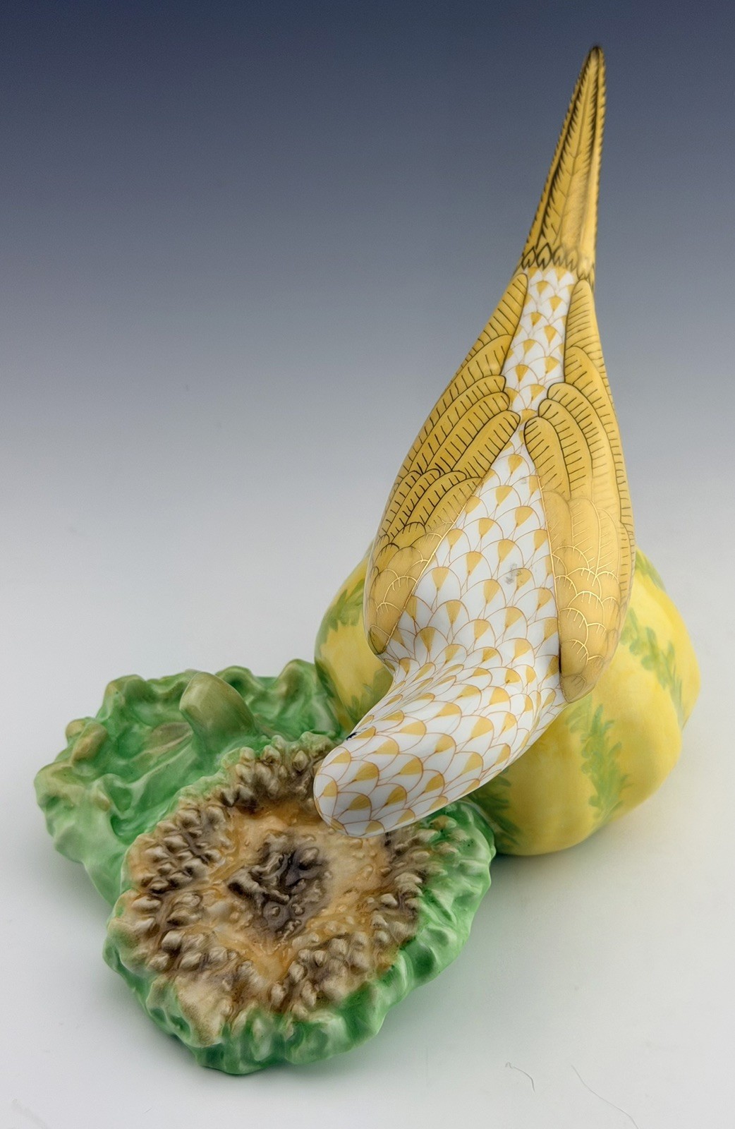 🦋 MINT HEREND 10” Parakeet / Squash Butterscotch Fishnet Bird Figurine ($1,315)